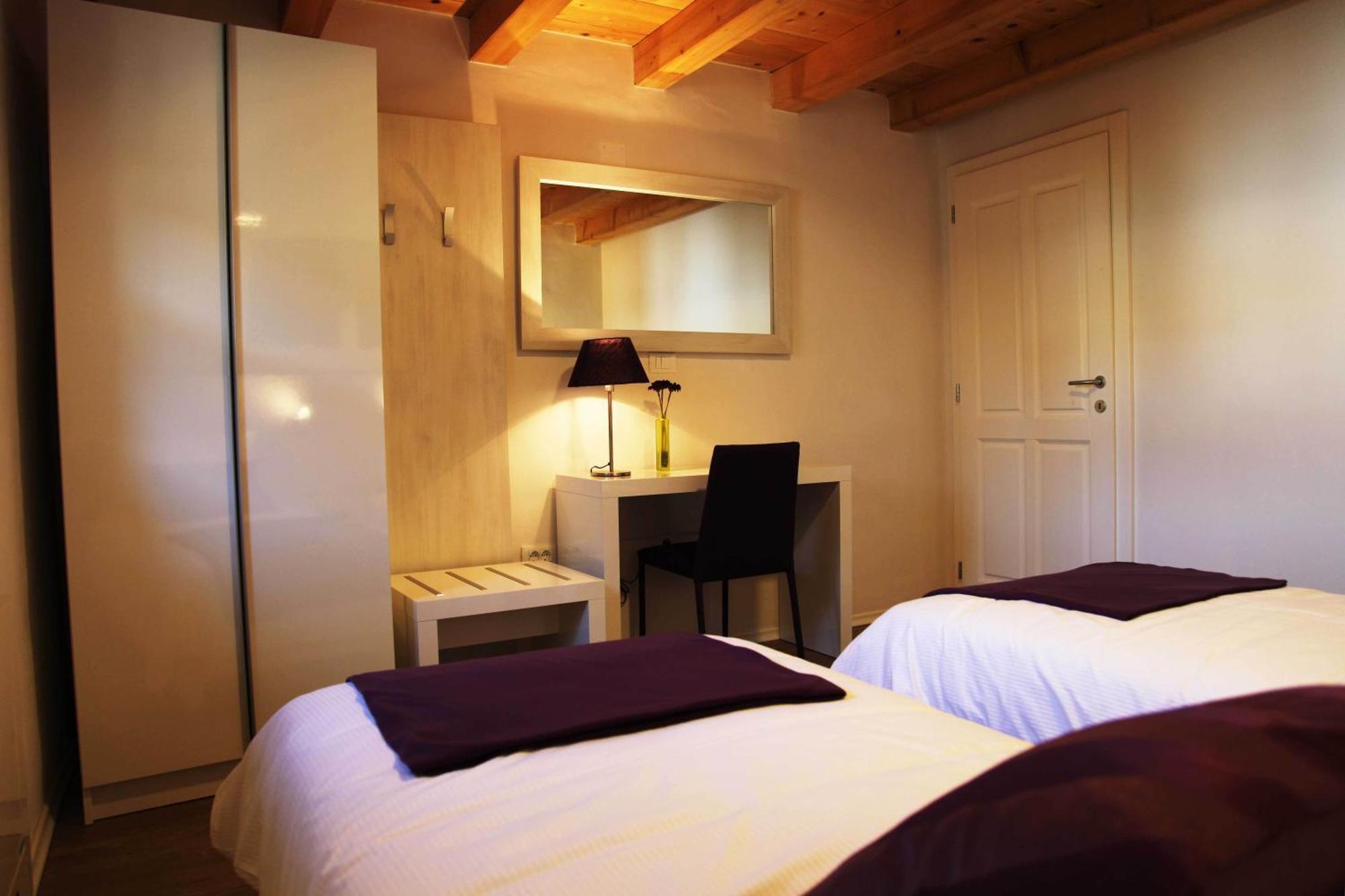Boutique Hotel Dvor Dobrovo Pokoj fotografie