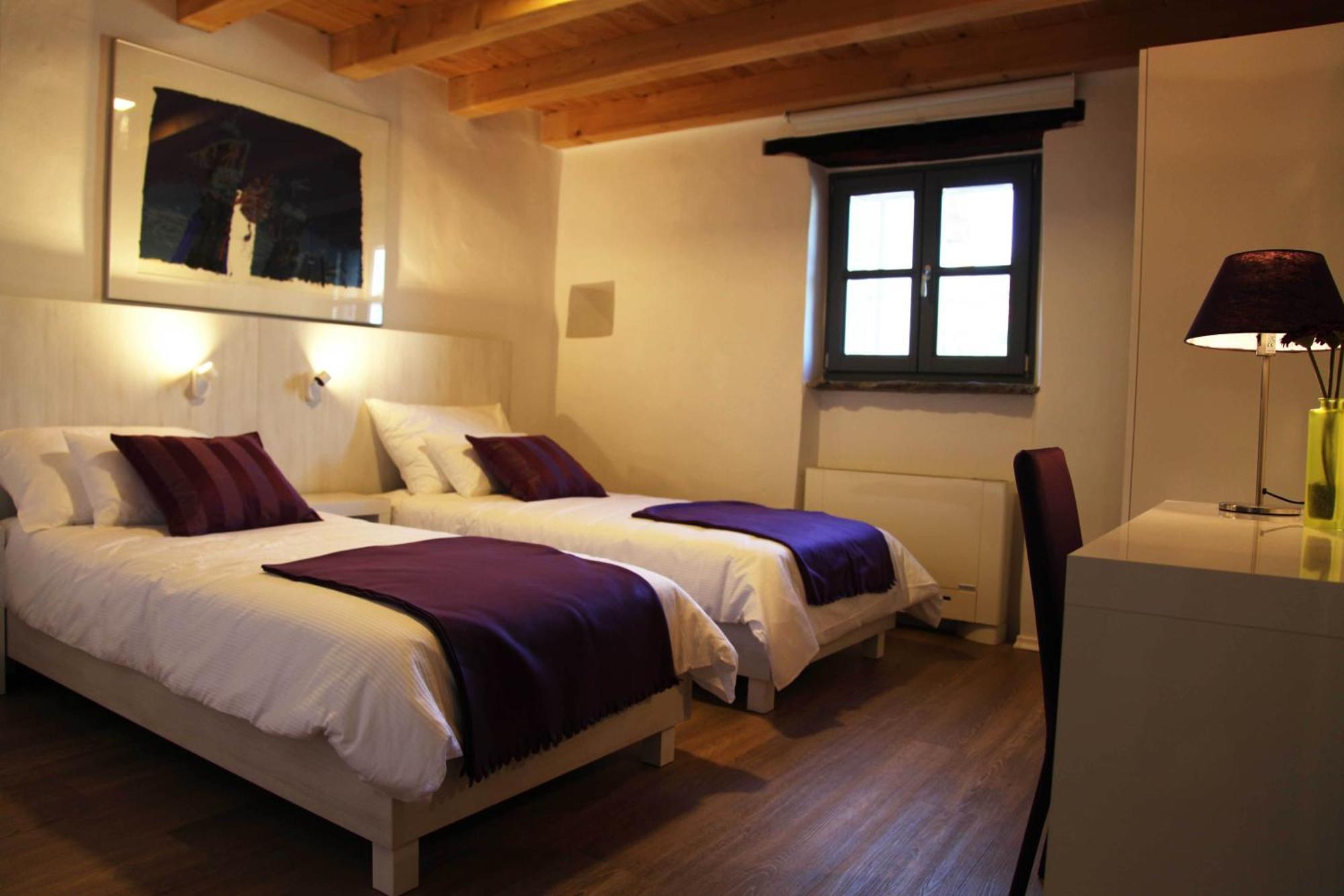 Boutique Hotel Dvor Dobrovo Pokoj fotografie