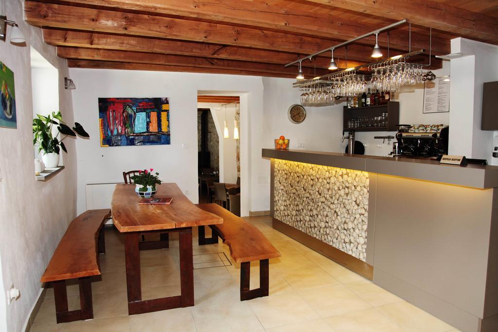 Boutique Hotel Dvor Dobrovo Exteriér fotografie