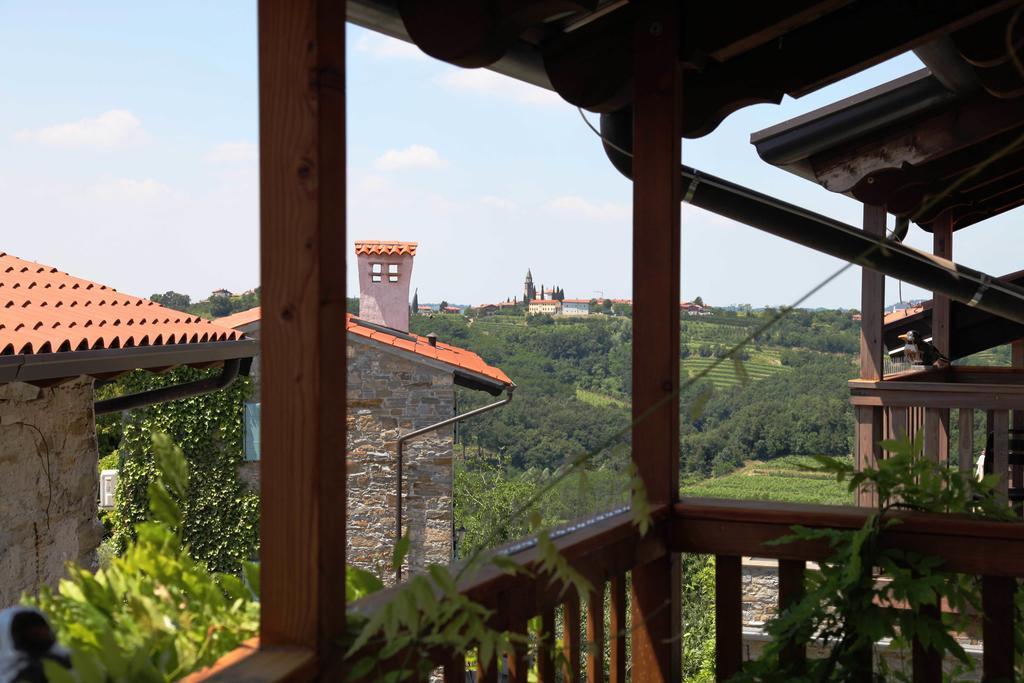 Boutique Hotel Dvor Dobrovo Exteriér fotografie