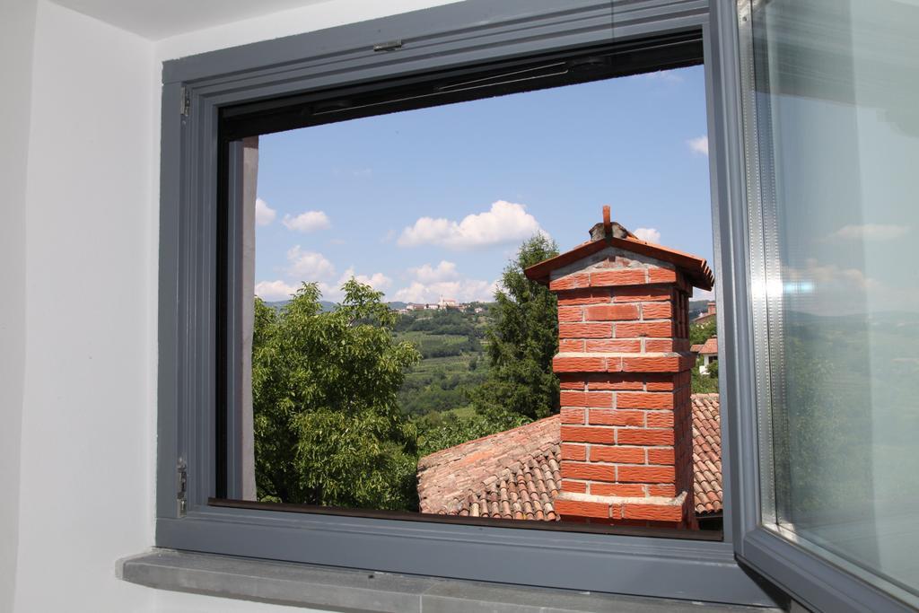 Boutique Hotel Dvor Dobrovo Pokoj fotografie