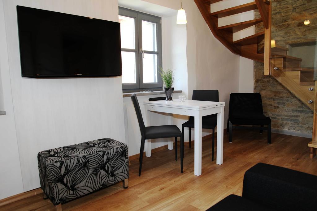 Boutique Hotel Dvor Dobrovo Pokoj fotografie