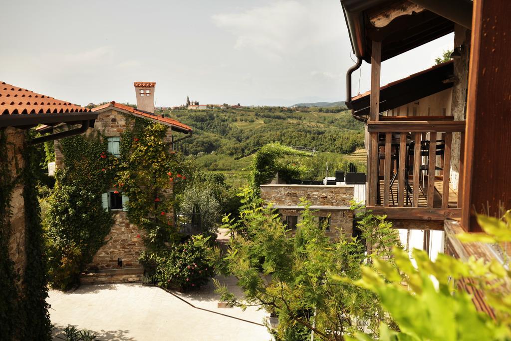 Boutique Hotel Dvor Dobrovo Exteriér fotografie