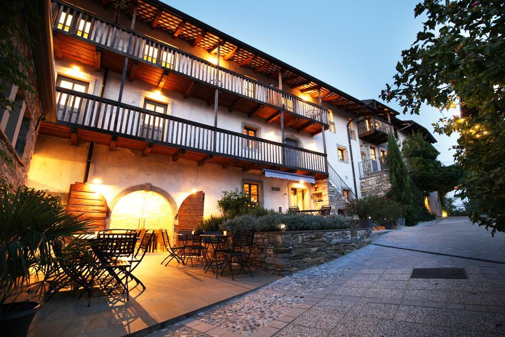 Boutique Hotel Dvor Dobrovo Exteriér fotografie