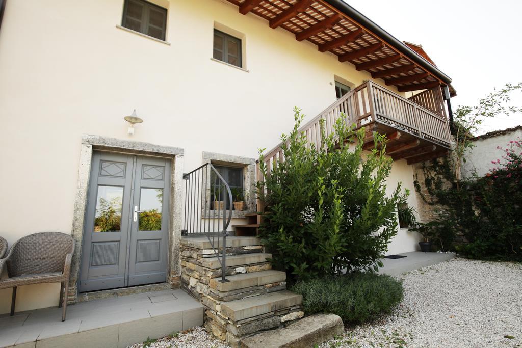 Boutique Hotel Dvor Dobrovo Exteriér fotografie