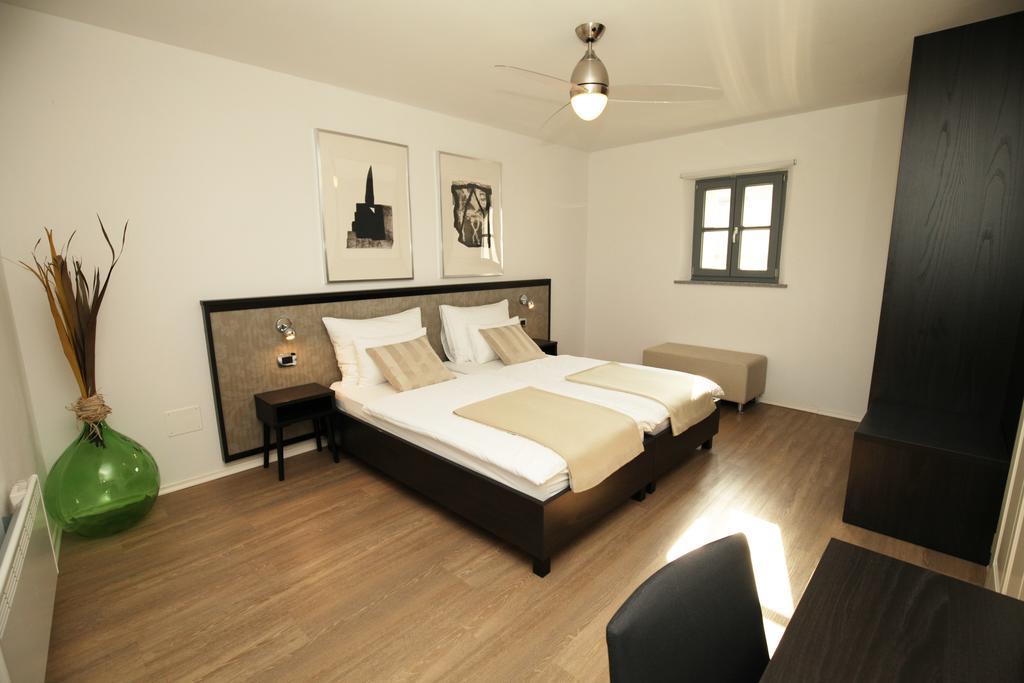 Boutique Hotel Dvor Dobrovo Exteriér fotografie
