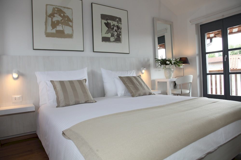 Boutique Hotel Dvor Dobrovo Exteriér fotografie