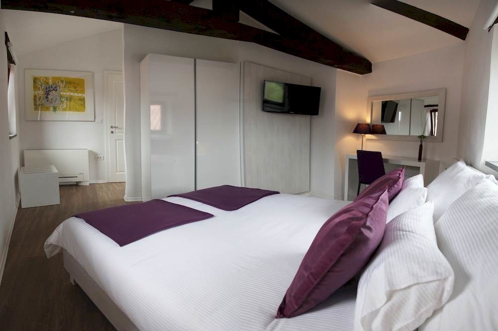 Boutique Hotel Dvor Dobrovo Exteriér fotografie